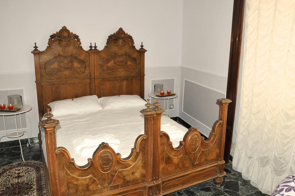 شيفيتافيكْيا Alibrandi Palace الغرفة الصورة